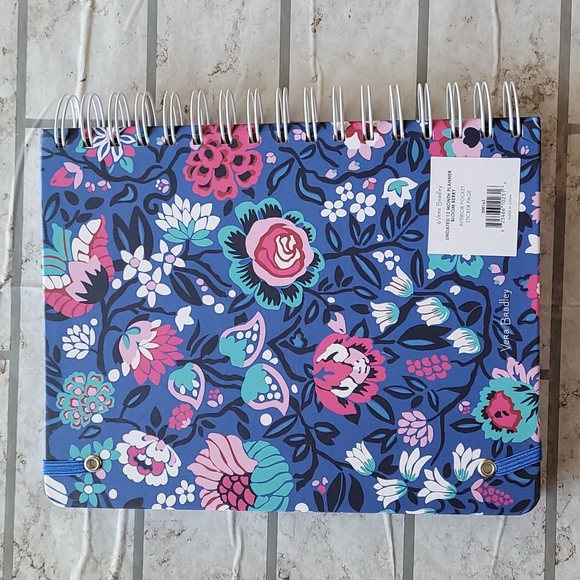 Vera Bradley Undated Planner - Picture 2 of 2